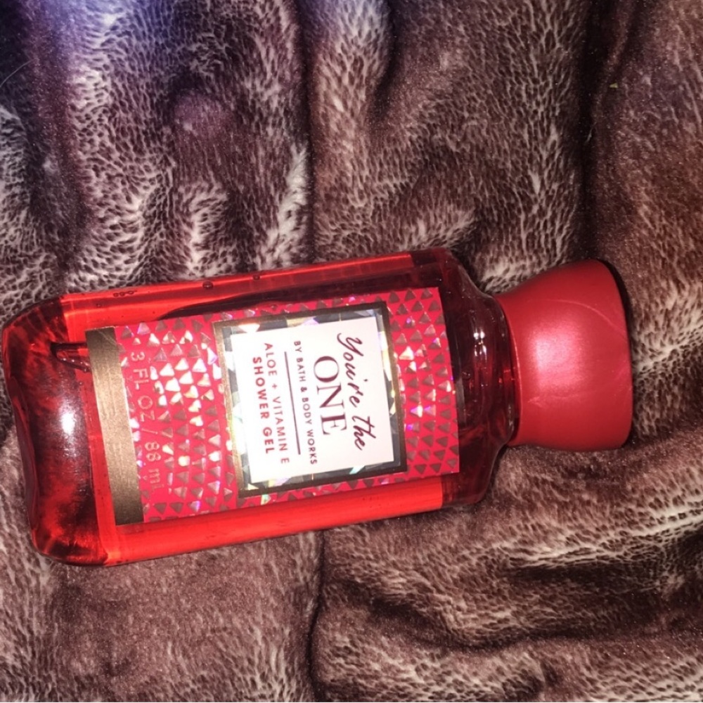 You’re the ONE shower gel, it’s a mini bottle, it was never used